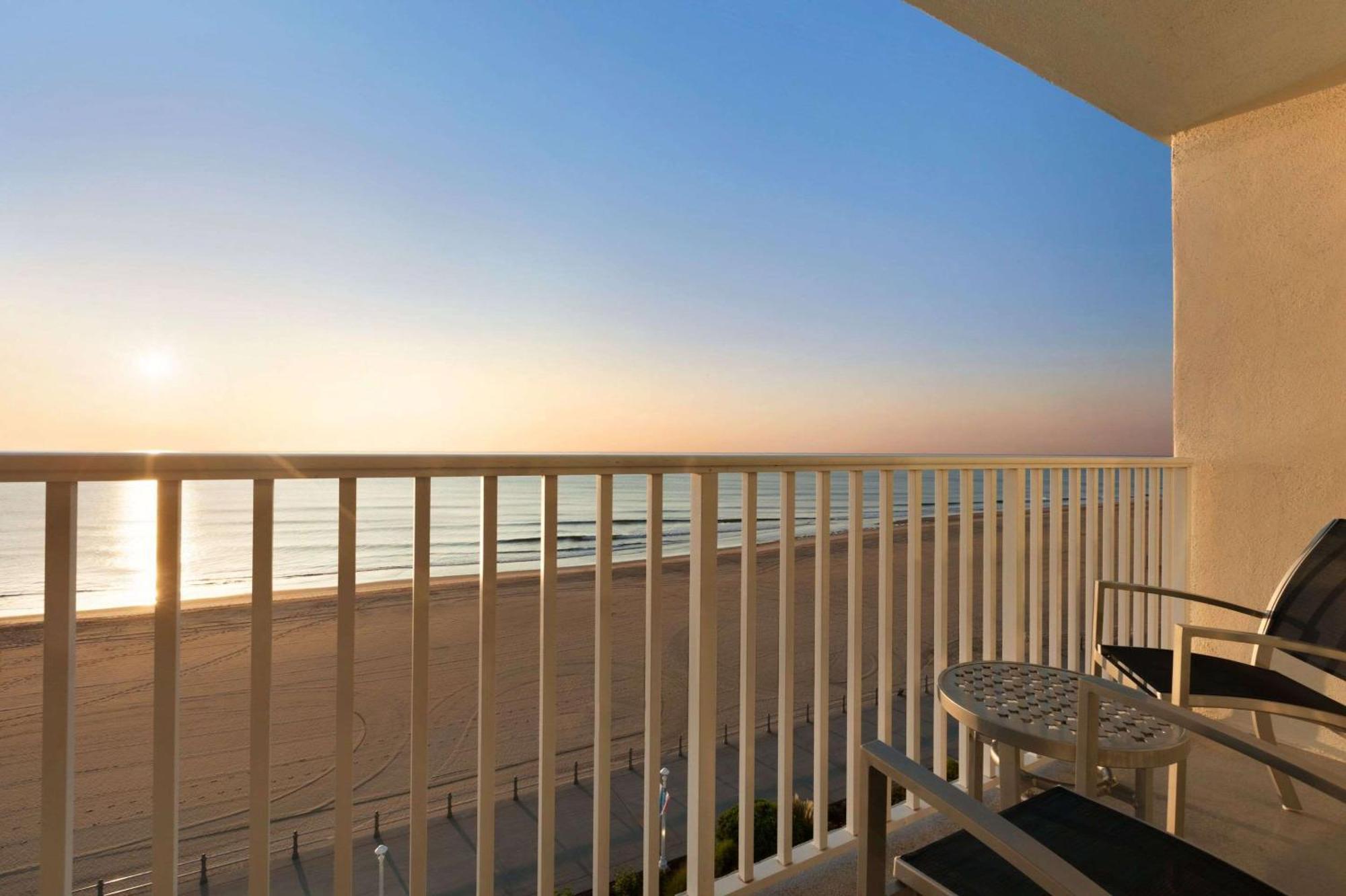 Surfbreak Virginia Beach Oceanfront, Ascend Hotel Collection Eksteriør bilde